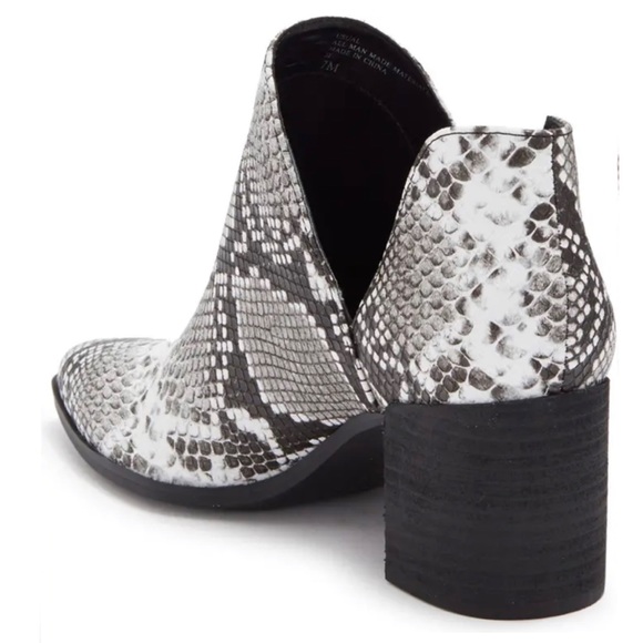 Charles David Usual Snakeskin Print Booties New - Picture 2 of 7